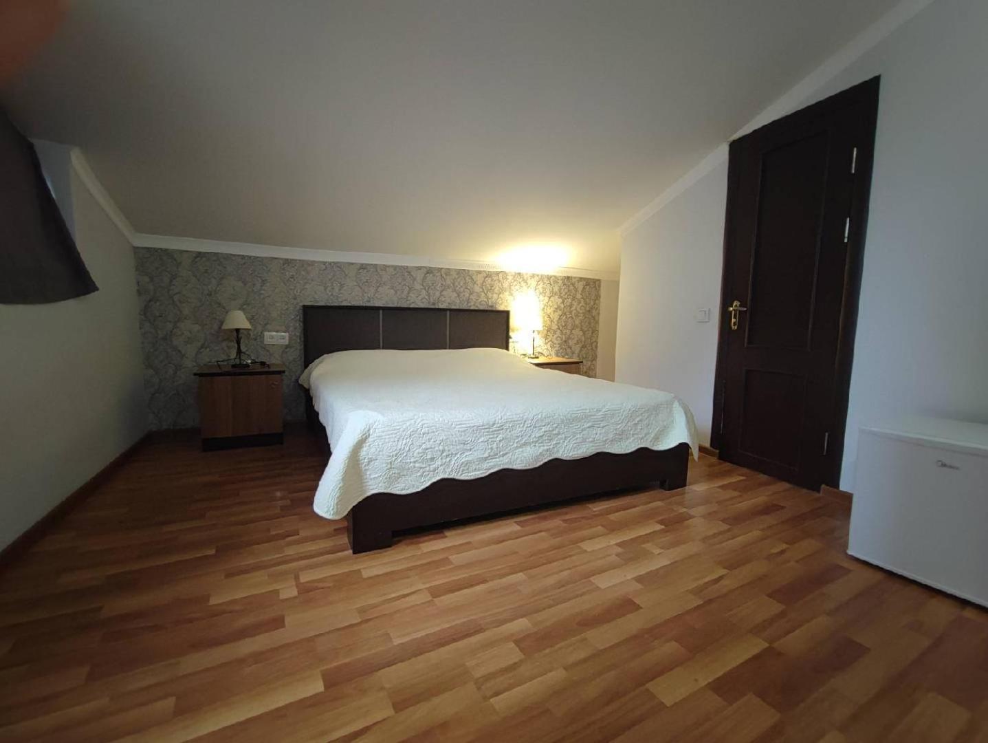 Feier Hotel Yerevan Ngoại thất bức ảnh